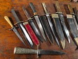 ANTIQUE BOWIE KNIFE COLLECTION 13 Civil War Era Fighting Knives & Daggers Wostenholm Rodgers Woodhead Barnes Etched Blades - 2 of 11
