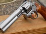 Smith and Wesson 686 No Dash 357 - 2 of 20