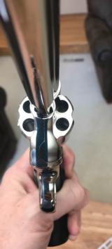 COLT PYTHON .357- 16 of 19