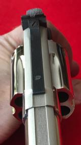 Smith & Wesson 29-2 44 Magnum - 9 of 19