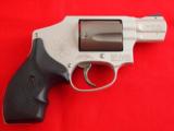 Smith & Wesson 342 Airlight TI .38 Special +P - 2 of 3