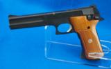Smith & Wesson Model 422 .22LR - 1 of 2