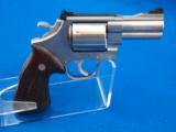 Smith & Wesson Model 629-2, .44 Magnum - 1 of 2