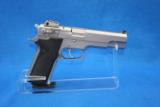 SMITH & WESSON MODEL 1006 STAINLESS - 1 of 3