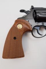 Colt Diamondback DA .38 SPL - 8 of 13