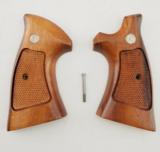 SMITH & WESSON N FRAME TARGET GRIPS - 1 of 2