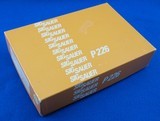 SigSauer P226 9 MM WBox - 5 of 5