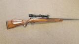 Weatherby MK V Deluxe Left Hand - 1 of 4