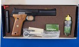 S&W 422 Target Pistol .22 LR Wbox - 4 of 6
