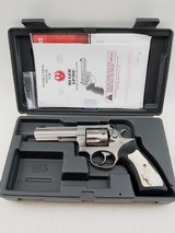 Ruger GP-100 7-Shot .327 Federal Magnum WBox - 4 of 5