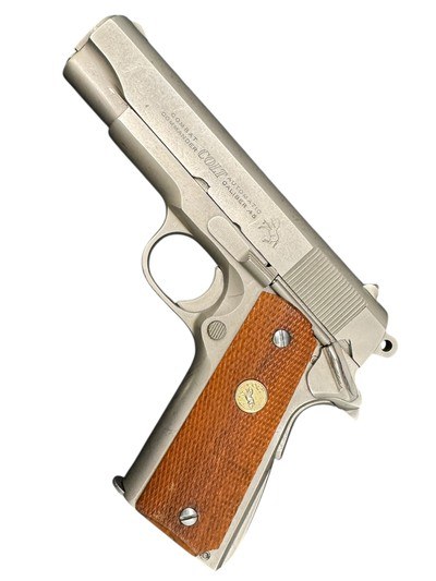 Colt Combat Commander Series 70
.45 ACP
Nickel
4.25"
1975