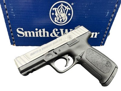 Smith & Wesson SD40 VE Semi-Auto Pistol – .40 S&W – Stainless Slide – Factory Box