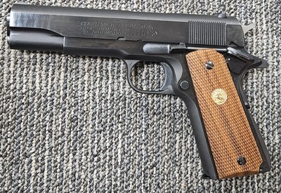 Colt Gov't 1911 45acp ( MFG.1982 ) - Image 2 of 5