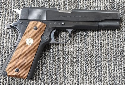 Colt Gov't 1911 45acp ( MFG.1982 ) - Image 1 of 5