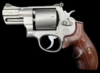 Smith & Wesson Performance Center Model 627-8 – .357 Magnum - Image 1 of 10