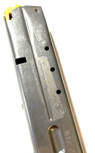 Smith & Wesson Model 4006. 40 S&W, 11 round magazine. Original S&W manufacture.