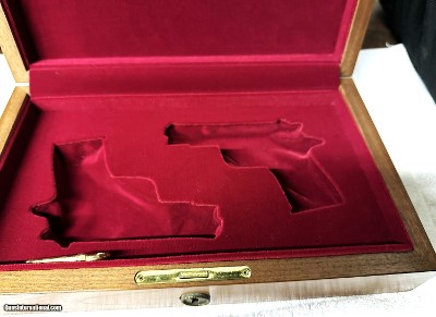 Colt Government 380 wood case for pair of guns