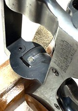 Smith & Wesson Model 36 Chief's Special, 38 Special. Square butt - 8 of 10