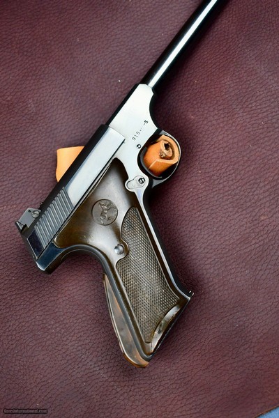 COLT WOODSMAN
6" BBL
FACTORY COLT
GRIPS
ALL ORIGINAL GUN