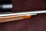 MIKE PALAZZO CUSTOM 300 WSM -- COMMERCIAL FN MAUSER ACTION -- GORGEOUS ENGRAVED RIFLE WITH LEICA ER5 SCOPE -- AS NEW - 8 of 17