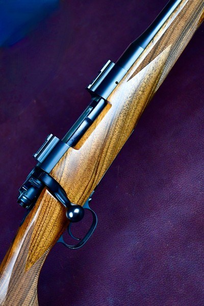 RARE DAKOTA 76 KURZ ACTION IN 250-3000 -- SPECIAL ORDERED WITH SKELETAL BUTT AND GRIP CAP -- DON ALLEN GUN-- AS NEW
