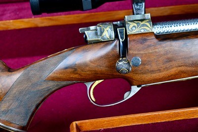 INCREDIBLE DUMOULIN DOUBLE SQUARE BRIDGE MAUSER IN .375 HH -- MAGNUM ACTION -- 24K GOLD ENGRAVED -- ALL FACTORY OPTIONS - Image 4 of 20