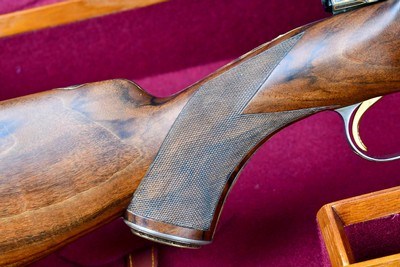 INCREDIBLE DUMOULIN DOUBLE SQUARE BRIDGE MAUSER IN .375 HH -- MAGNUM ACTION -- 24K GOLD ENGRAVED -- ALL FACTORY OPTIONS - Image 5 of 20