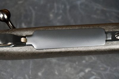 AS NEW WEATHERBY MARK V SYNTHETIC IN .375 HH -- FLAT COMB -- CHEEK PIECE -- TALLEY BASES -- TEST SHOT ONLY - Image 4 of 13