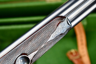 BEAUTIFUL RARE AHE 20/28 GA. 2 BARREL SET -- ACME STEEL , PISTOL GRIP,DOUBLE TRIGGERS ,EJECTORS AND CASED - Image 7 of 18