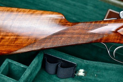 GORGEOUS MERKEL 210E 28GA -- ENGLISH STOCK -- SOLID RIB -- DOUBLE TRIGGER -- FACTORY PLATE -- HIGH CONDITION - Image 4 of 17