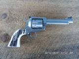 RUGER 1996 & 2006 NEW MODEL BLACKHAWK 45 COLT STAINLESS SINGLE ACTION REVOLVERS BOTH 98% PLUS - 4 of 9