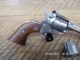 RUGER NEW MODEL SINGLE SIX STAINLESS CONVERTIBLE 22 L.R. & 22 MAGNUM 99% ORIG.CONDITION OVERALL. - 5 of 8