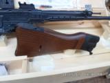 GSG SCHMEISSER STG-44 22L.R. CAL. SEMI-AUTO RIFLE NEW IN WOOD CRATE! - 8 of 11
