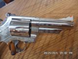 SMITH & WESSON MODEL 29-2 (MFG 1980) 44 MAGNUM 4
