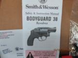 SMITH & WESSON BODYGUARD 38 SPL.+P WITH INSIGHT LASER.LIKE NEW REVOLVER IN ORIG.BOX. - 4 of 8