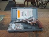 RUGER REDHAWK 44 MAG. / 44 SPL. SATIN STAINLESS REVOLVER 7 1/2