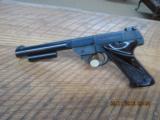 HIGH-STANDARD 1ST MODEL (MFG.1953) SUPERMATIC 22 L.R. TARGET PISTOL 93% OVERALL ORIGINAL CONDITION. - 1 of 12