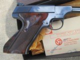 COLT WOODSMAN 2ND SERIES 4 1/2 BARREL .22LR 1947-50 - 2 of 11