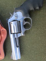 SMITH & WESSON MODEL 686-5 4INCH 6 SHOT STAINLESS STEEL REVOLVER - 2 of 10