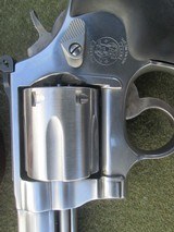 SMITH & WESSON MODEL 686-5 4INCH 6 SHOT STAINLESS STEEL REVOLVER - 3 of 10