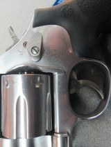 SMITH & WESSON MODEL 686-6 2 1/2 INCH BARREL 357 MAGNUM 6 SHOT STAINLESS WITH CUSTOM HOLSTER - 5 of 8