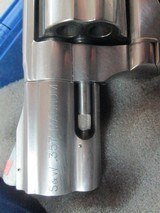 SMITH & WESSON MODEL 686-6 2 1/2 INCH BARREL 357 MAGNUM 6 SHOT STAINLESS WITH CUSTOM HOLSTER - 4 of 8