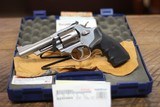 Smith & Wesson Model 66-5357 MagnumRevolver - 1 of 8