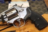 Smith & Wesson Model 66-5357 MagnumRevolver - 2 of 8