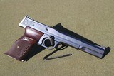 Smith & Wesson Model 46
.22LR Target Pistol - 5 of 8