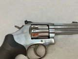 Smith & Wesson Model 617-6 K22 Masterpiece. 22 Caliber DARevolver - 3 of 9