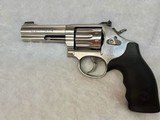 Smith & Wesson Model 617-6 K22 Masterpiece. 22 Caliber DARevolver - 5 of 9