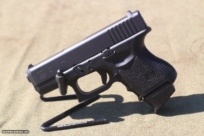 Glock 27 G27 .40 S&W Striker Fired Semi Automatic Pistol