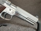 Smith and Wesson M952-2 Stainless 9mm Bullseye - 3 of 9