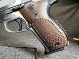 Smith and Wesson M952-2 Stainless 9mm Bullseye - 5 of 9